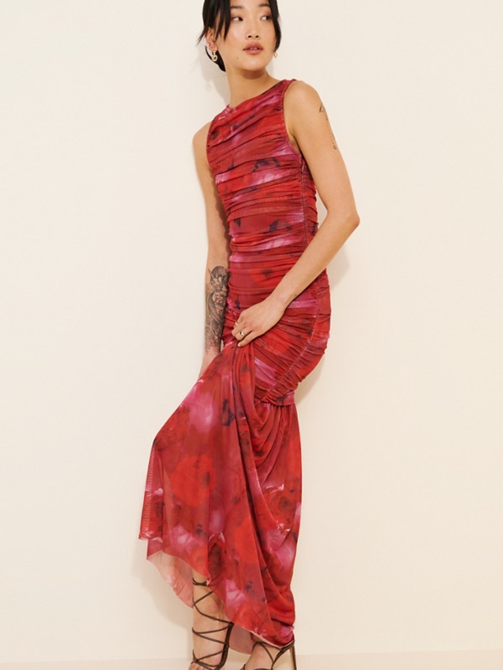 Elliatt Red Pink Ruched Mermaid Maxi Dress Roses Wedding Guest Cocktail Medium M - Picture 2 of 14